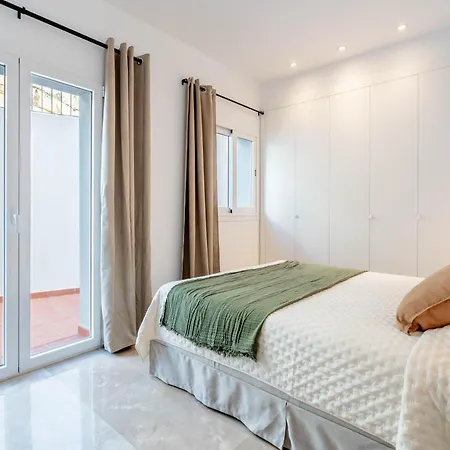 Lägenhet Modern-getaway-spa-pools-5301